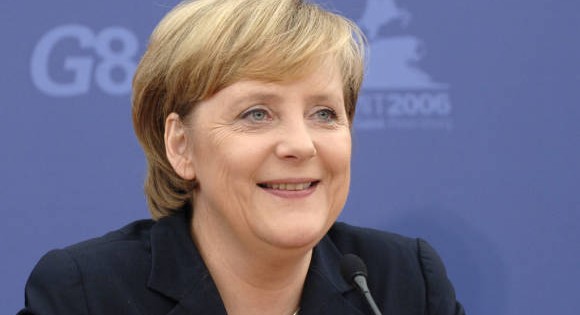 LA MERKEL ANNUNCIA: QUOTE ROSA NELLE GRANDI AZIENDE